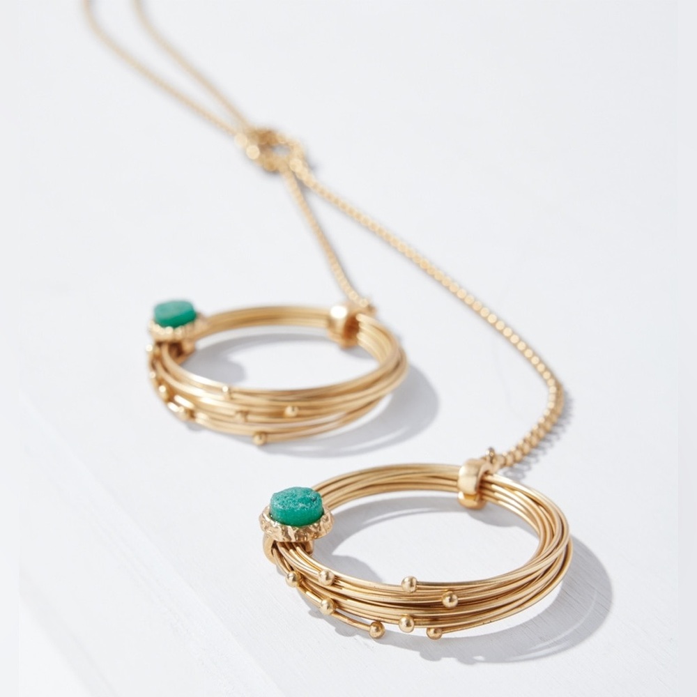WHBM GREEN Y NECKLACE